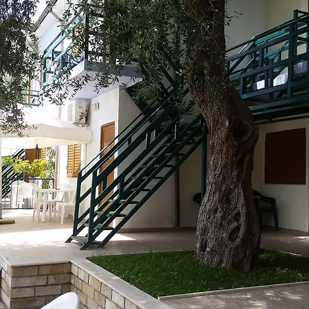 Hotel Mehilli *